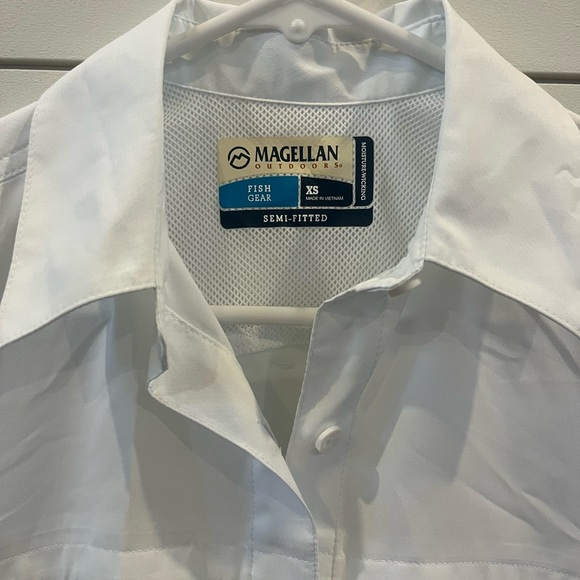 Magellan Outdoors Women's White Button Down Sleeveless Shirt - Picture 3 of 6